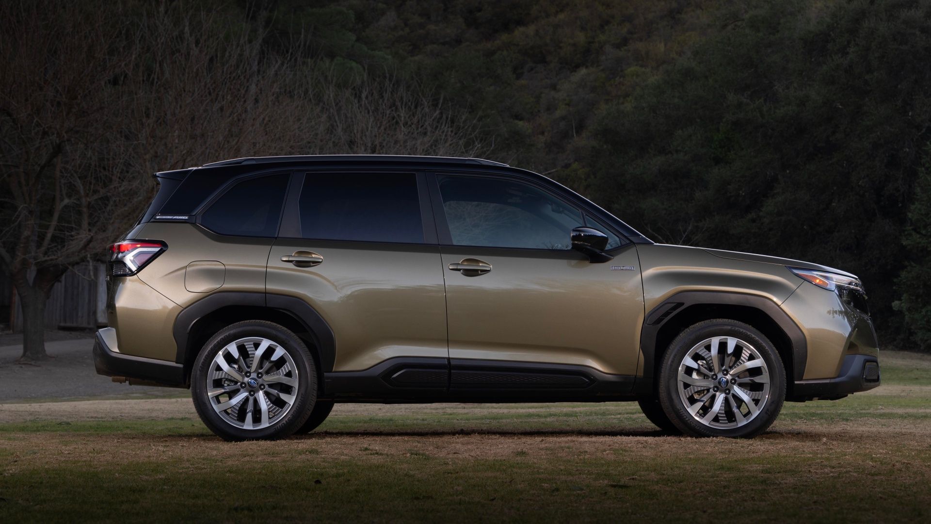 2025_Subaru_ForesterHybrid_03