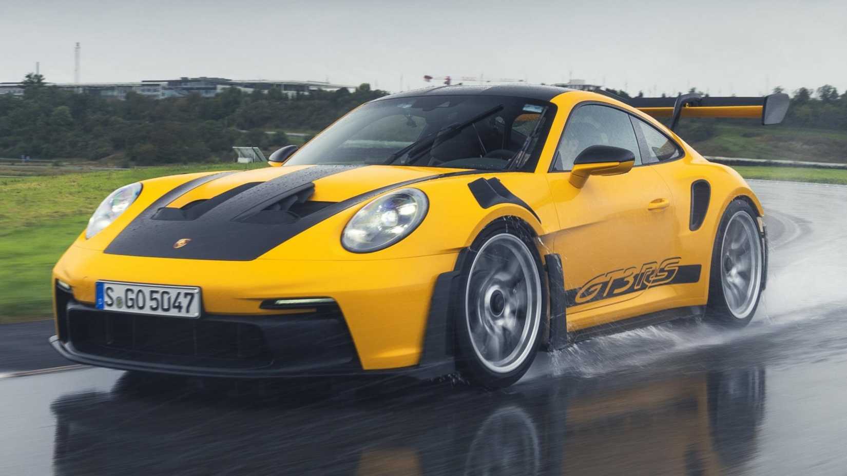 Porsche 911 GT3 RS com imagem de chumbo para pneus de chuva