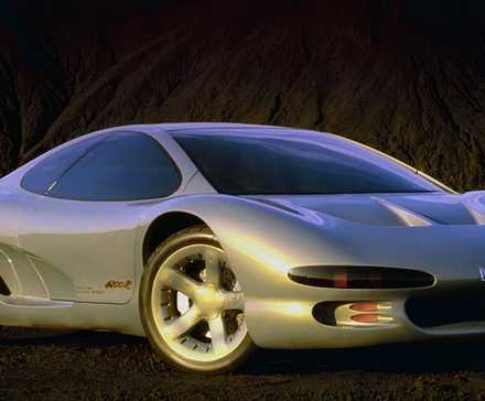 Foto frontal 3/4 de um Isuzu 4200R Concept