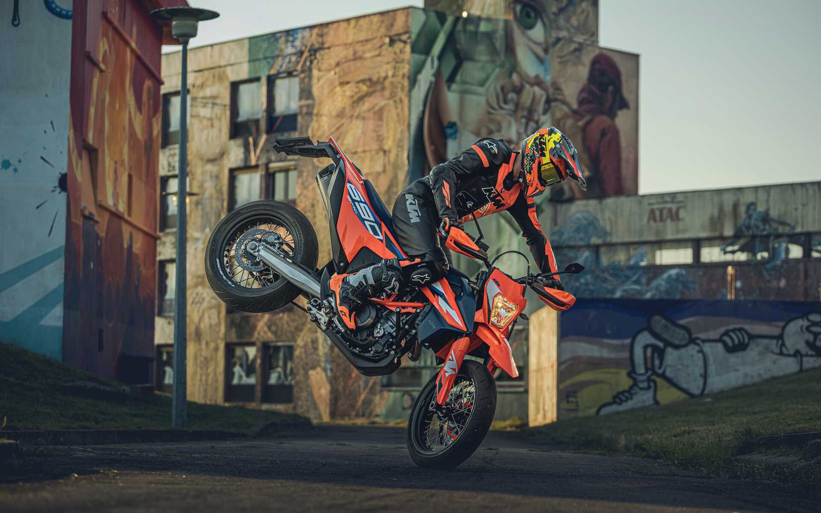 2023 KTM 690 SMC R Stoppie