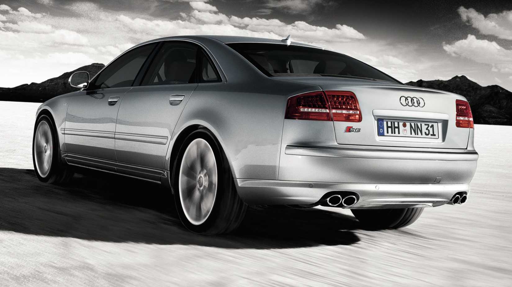 Audi S8 V10 Rear