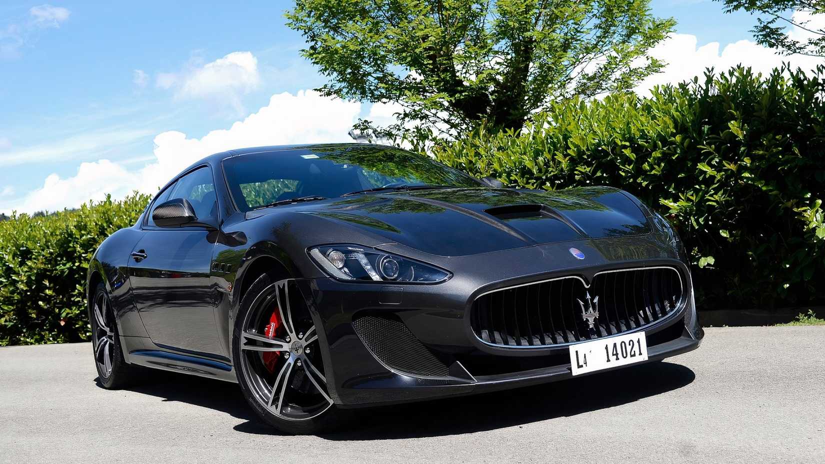 2014 Maserati GranTurismo, front 3/4