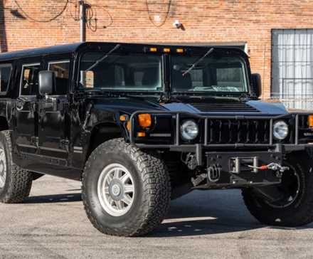 Hummer H1 preto dos anos 90