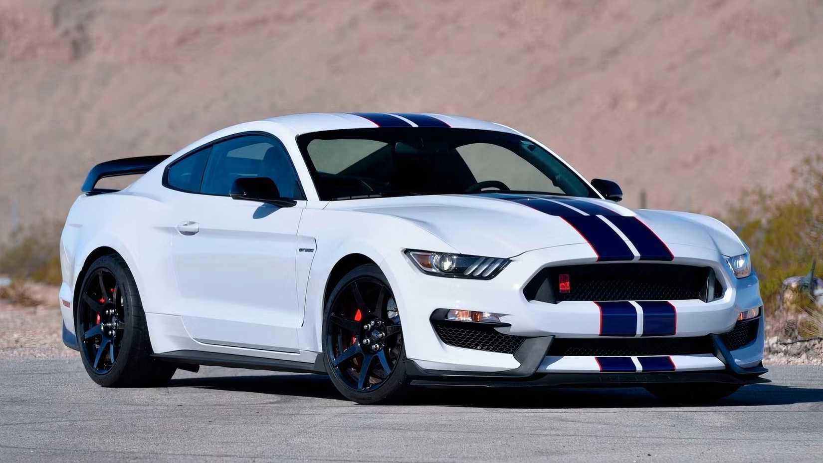 Front and side view of the Ford Shelby Mustang GT350R