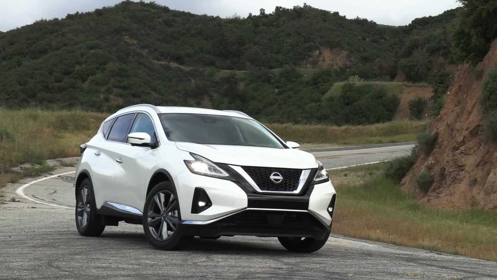 2023 Nissan Murano front shot parked on the road
