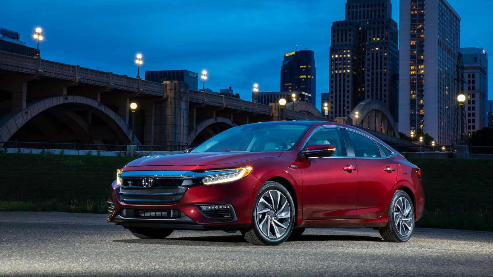 2019 Honda Insight Exterior Parked At Night