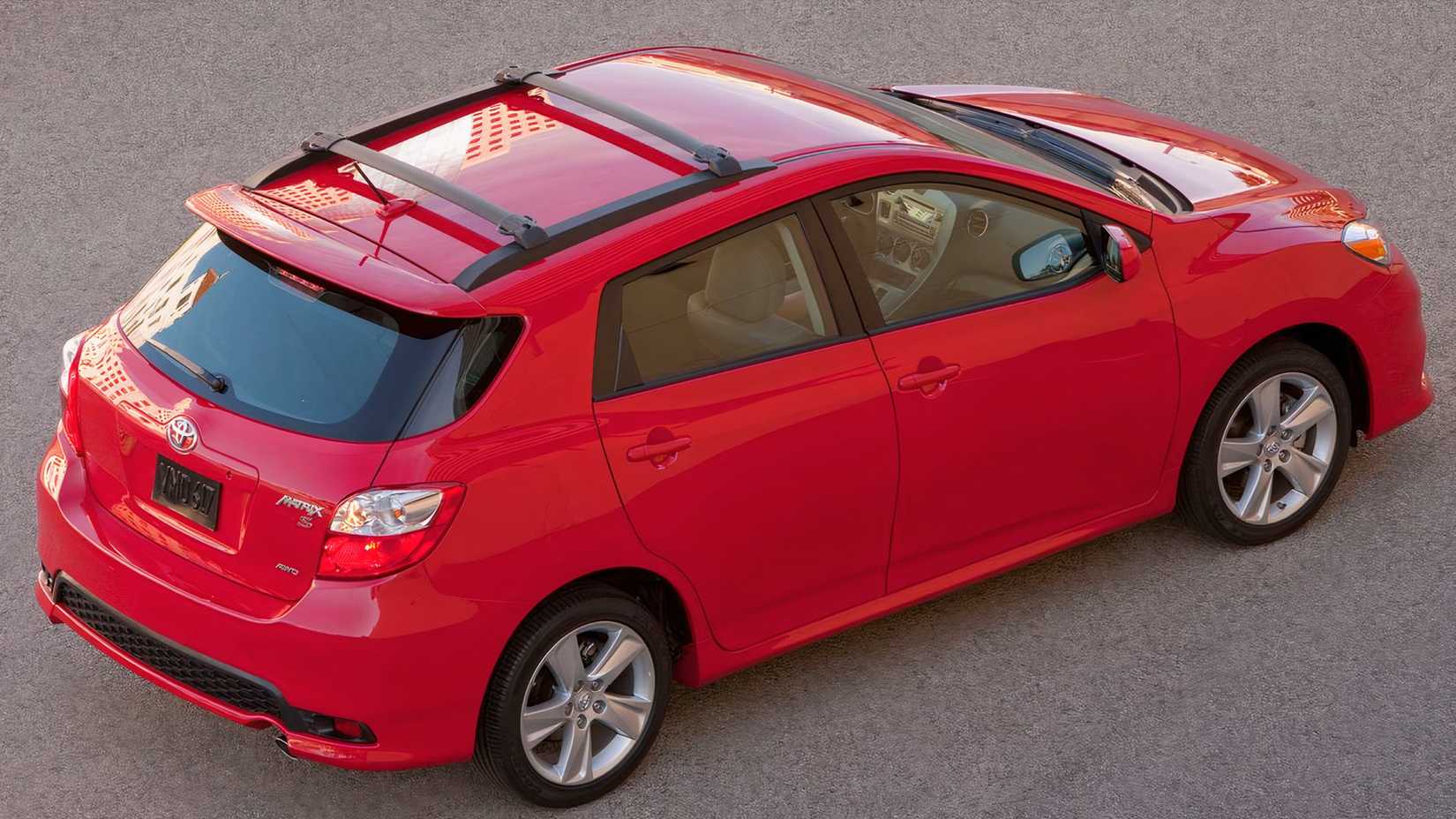 2013 Toyota Corolla Matrix S in red rear end and roof