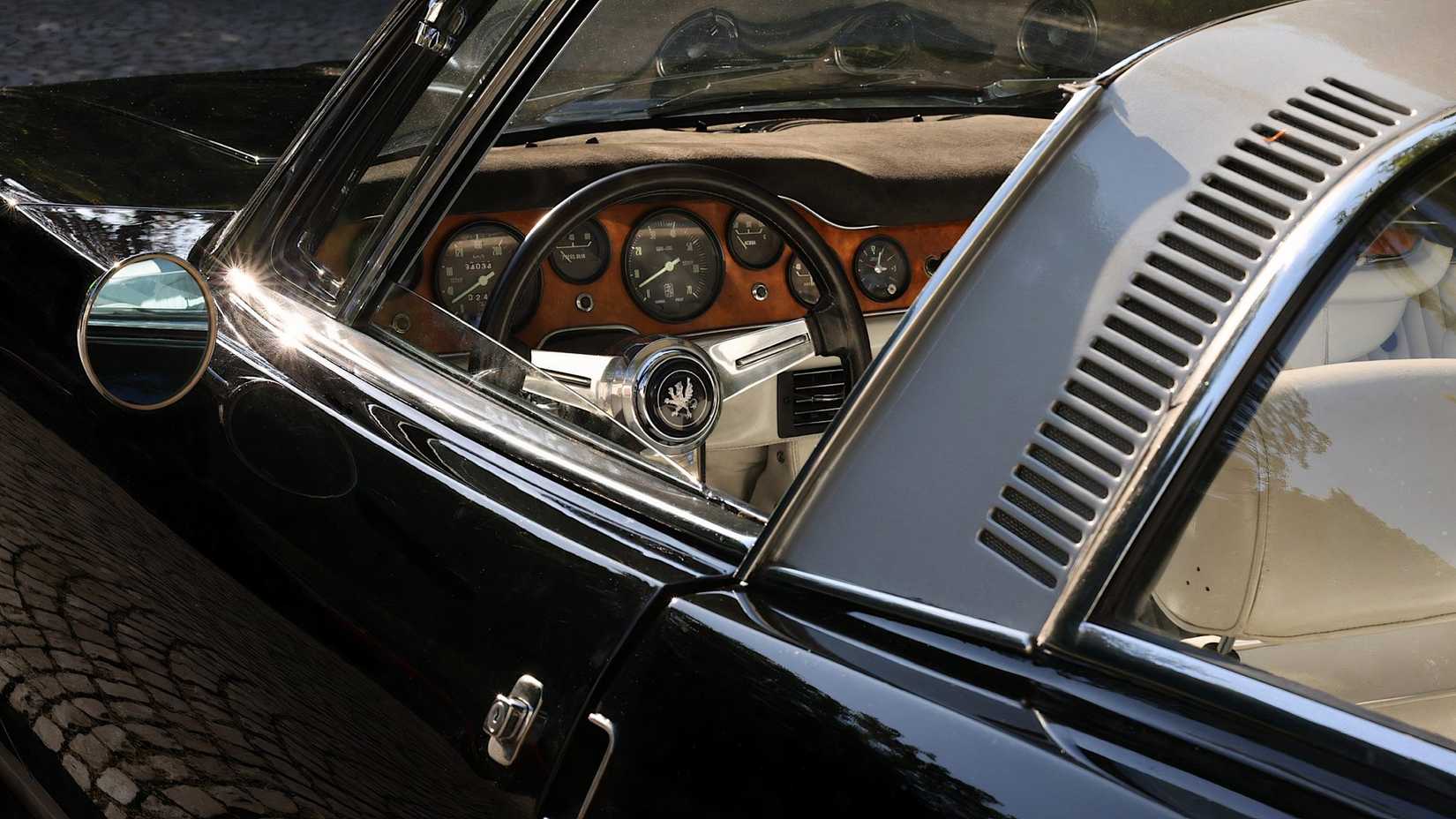 Foto do interior do Iso Grifo Série II de 1971