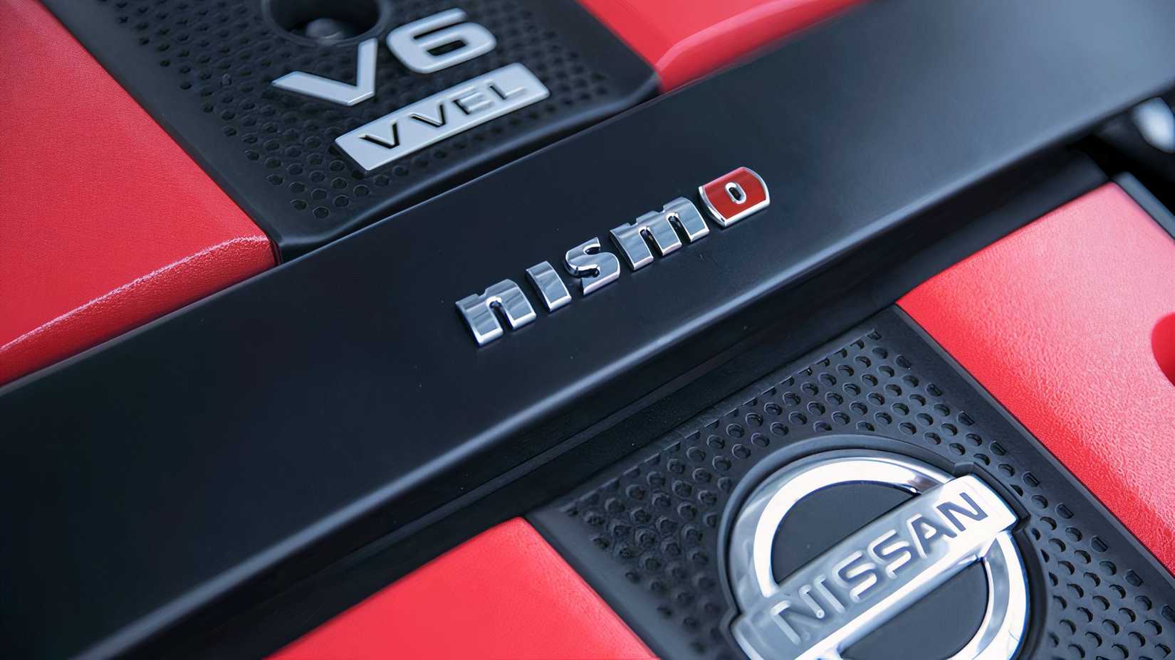 2020 Nissan 370Z NISMO engine cover