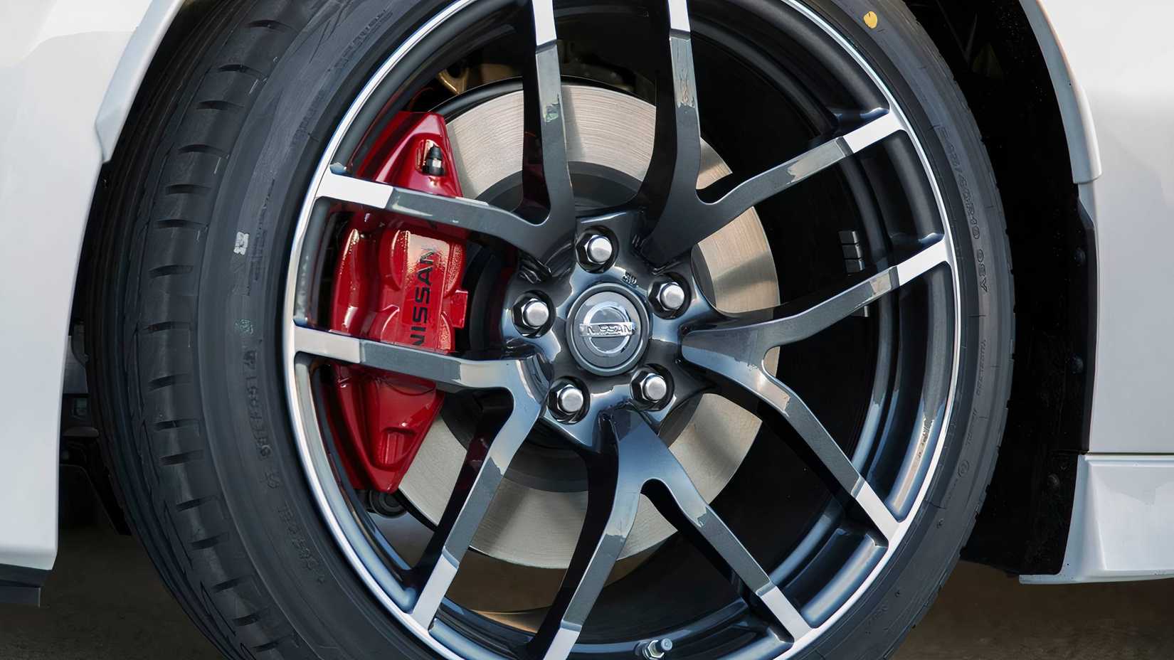 Roda Nissan 370Z NISMO 2020