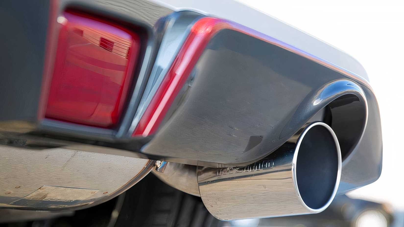 Saída de escape Nissan 370Z NISMO 2020