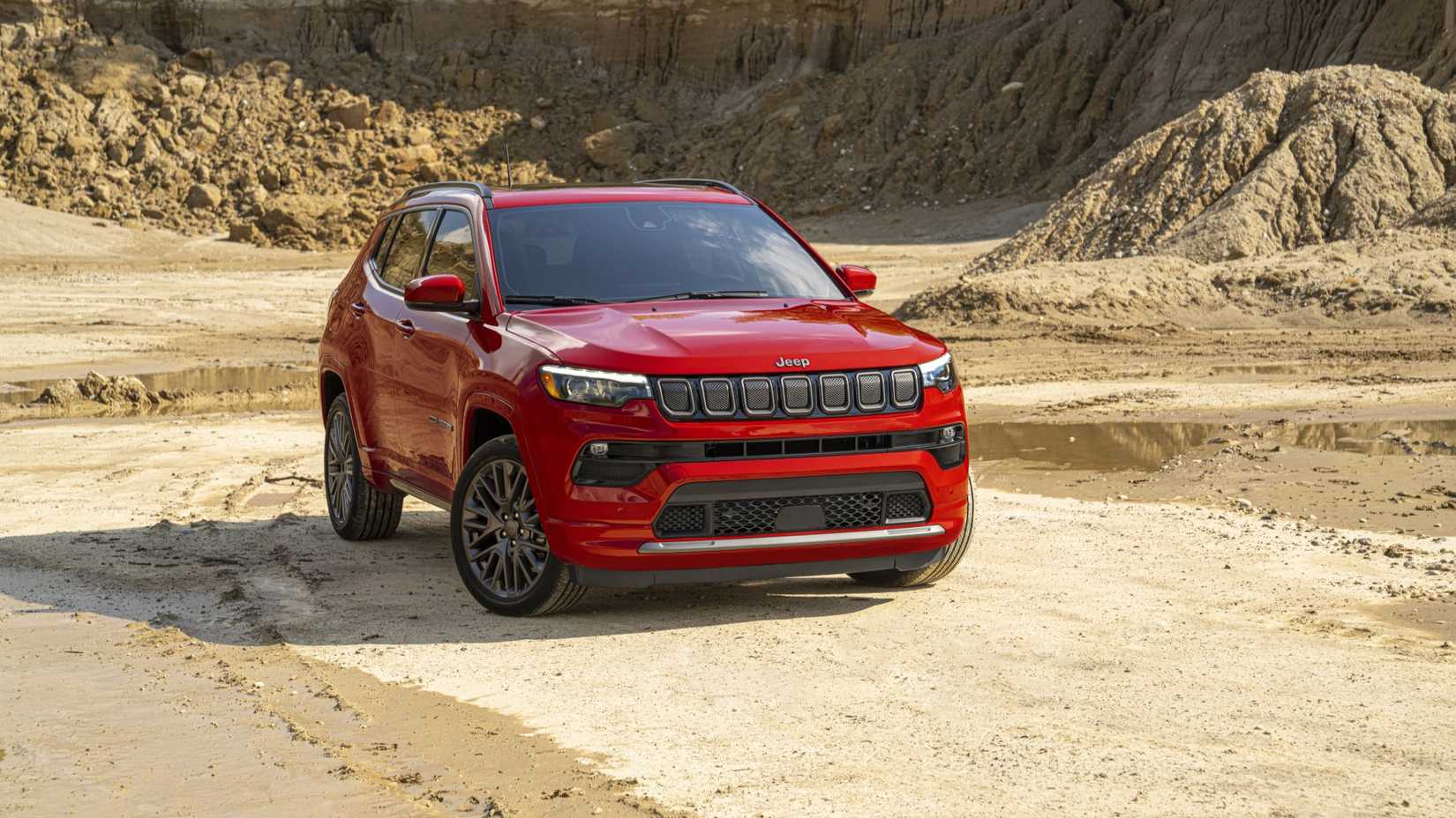 Red Compass 4Xe front-quarter