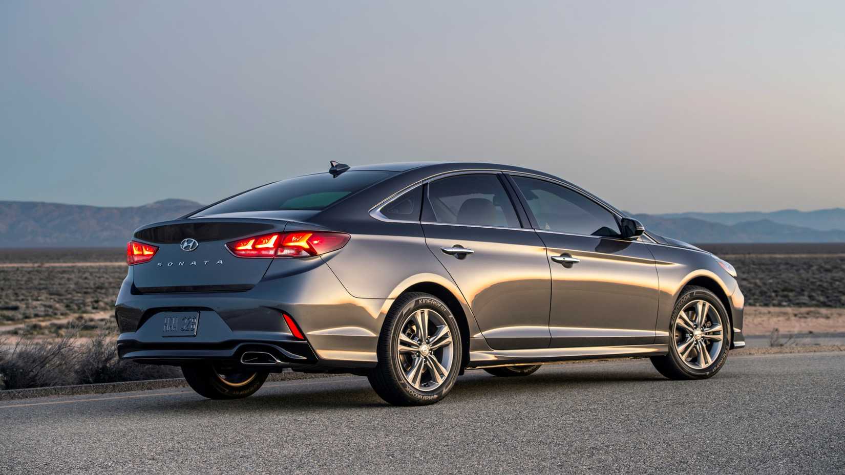 2018 Hyundai Sonata Exterior Rear And Side Overview