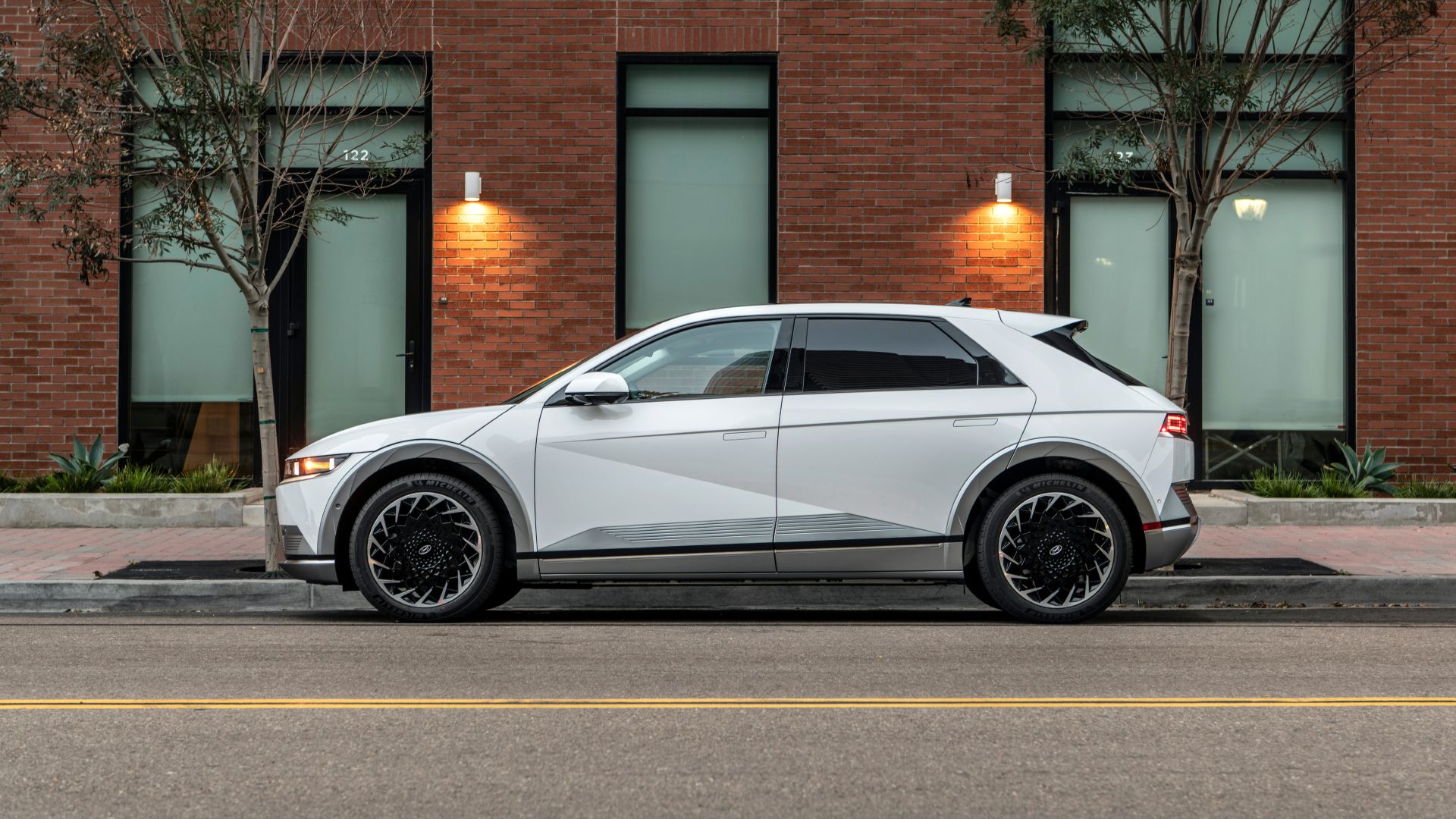 2022 Ioniq 5 Exterior Parked On Side Of A Building