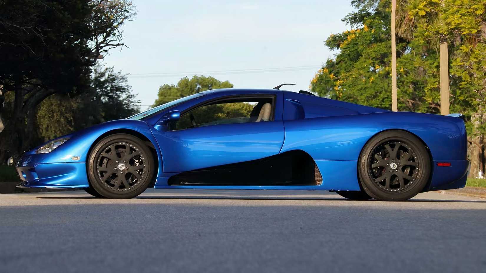 Side shot of a 2007 SSC Ultimate Aero TT