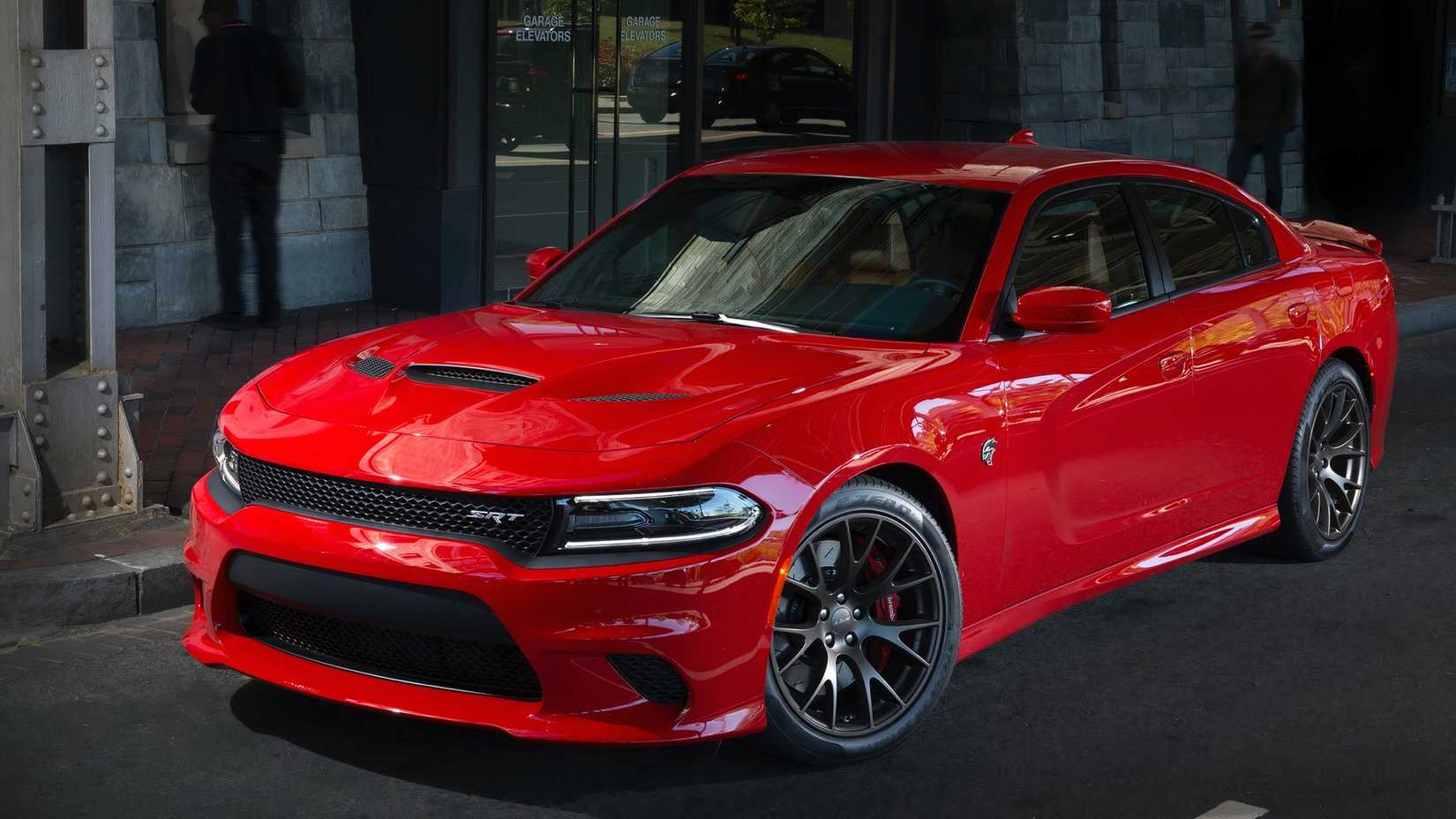 3/4 side view of 2015 Dodge Charger SRT Hellcat
