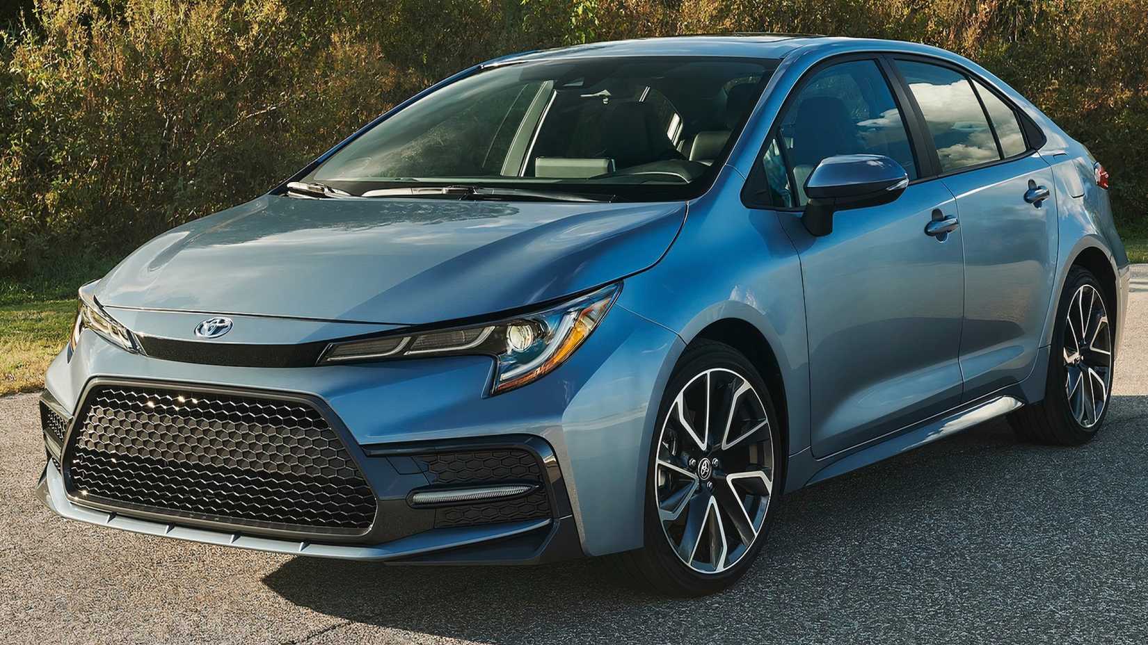 2020 Toyota Corolla sedan, front 3/4