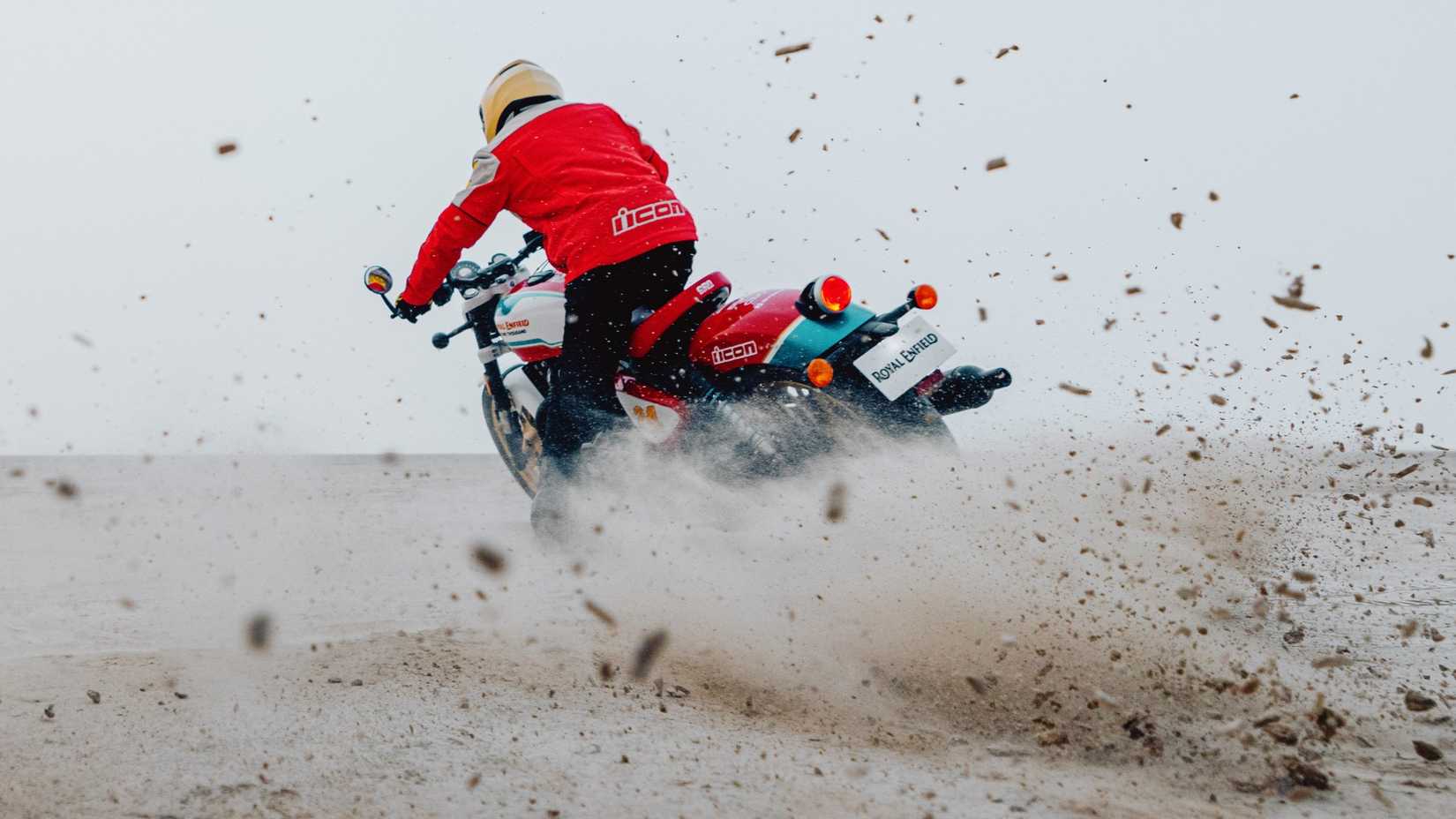 RE Shotgun 650 x ICON (5)