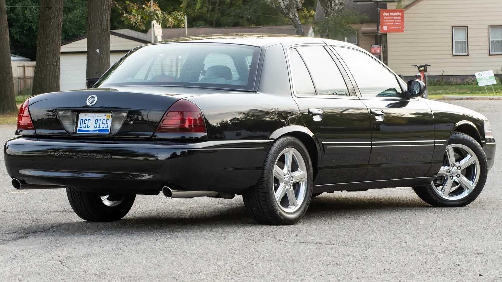 Rear 3/4 shot of a 2003 Mercury Marauder