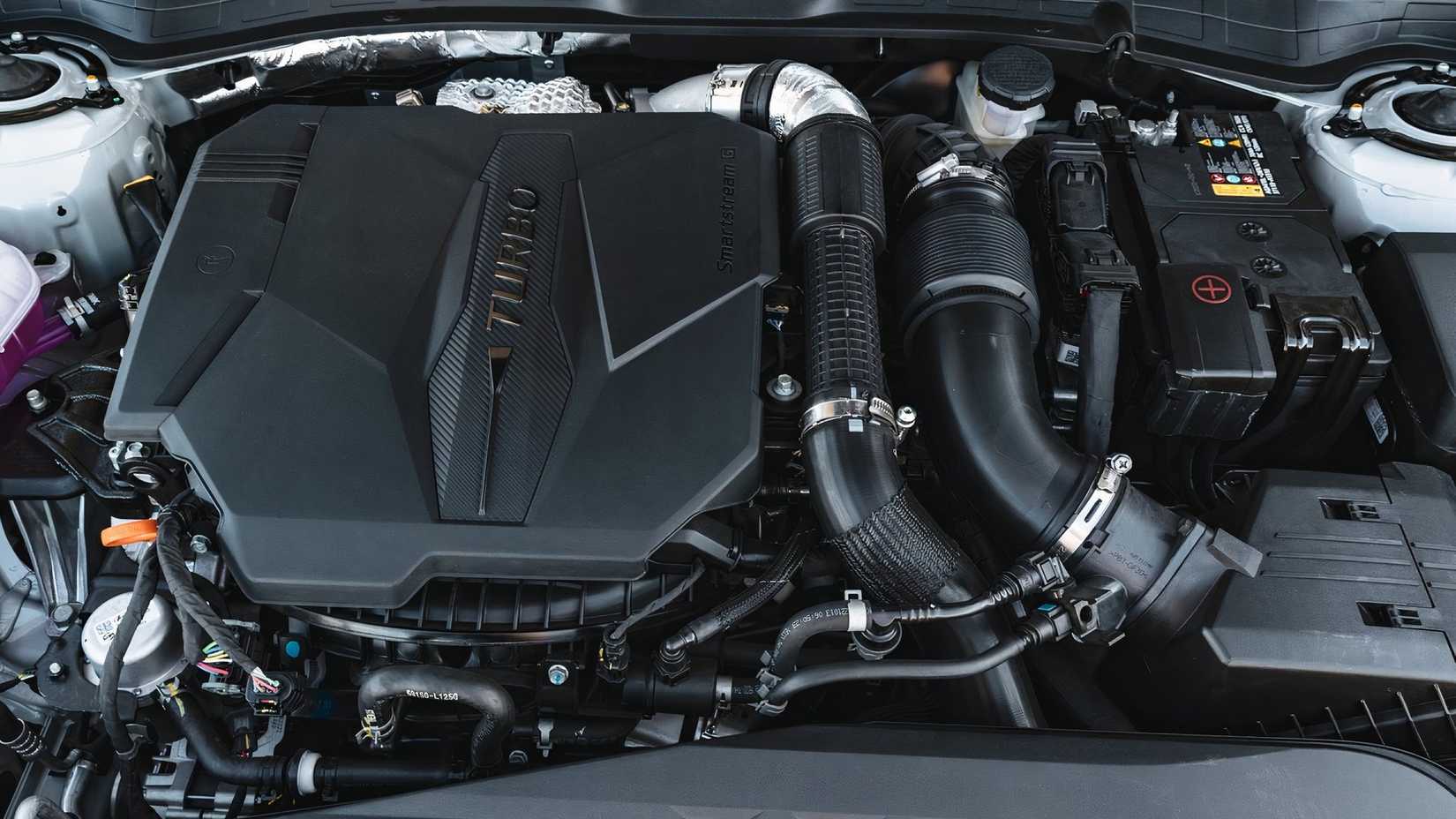 2025 Hyundai Sonata engine, closeup