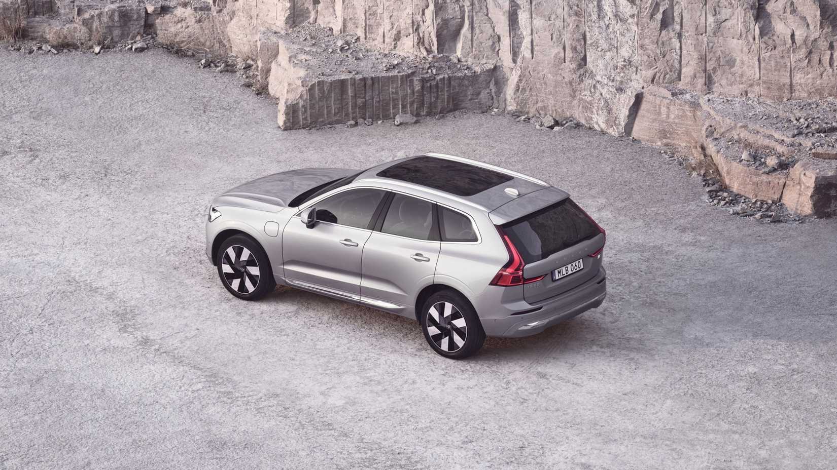 Volvo XC60 Recharge T8 Silver Dawn aerial shot