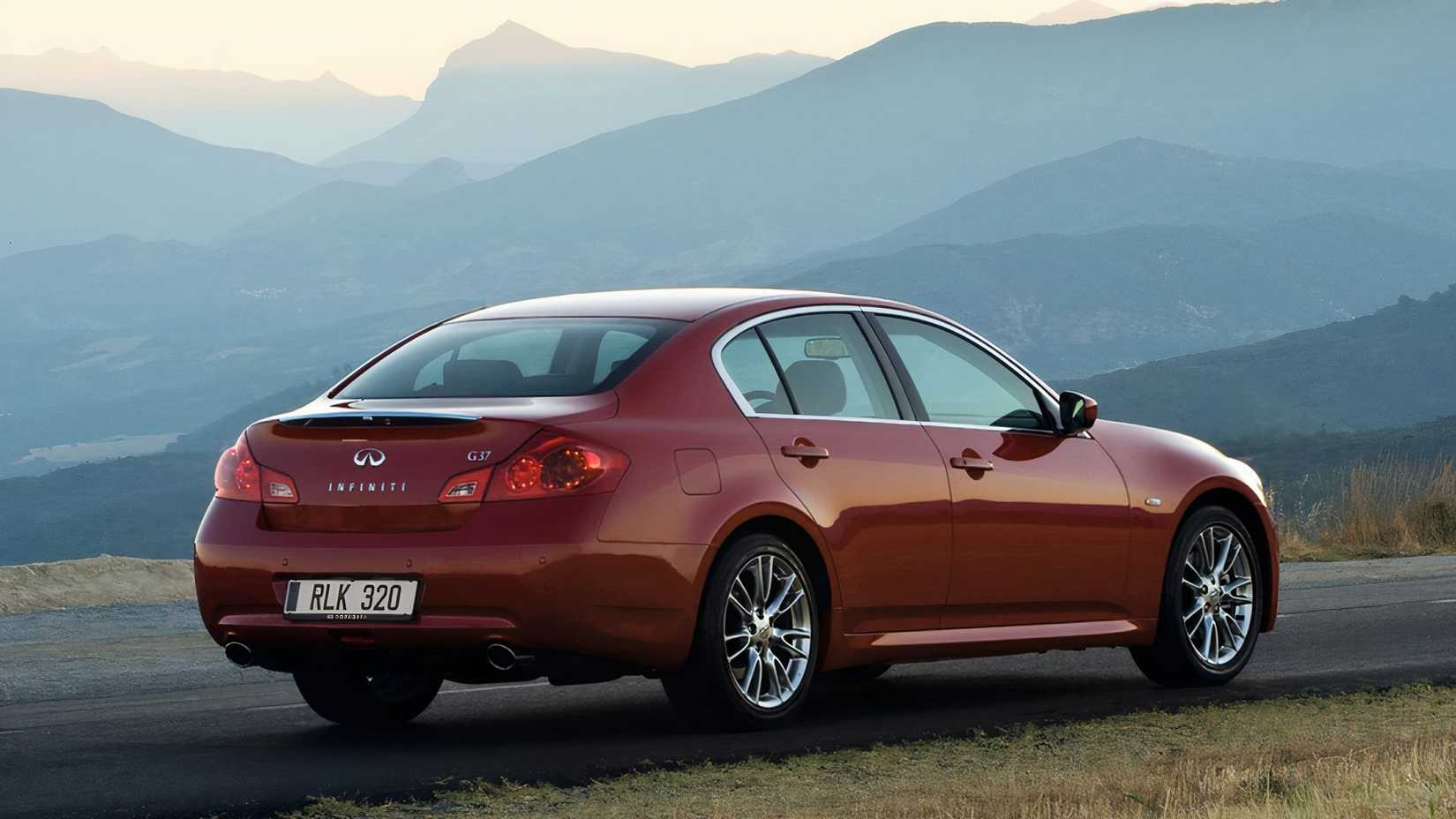 Luxury Sedans That Time Forgot: Comfort And Performance At A Discount