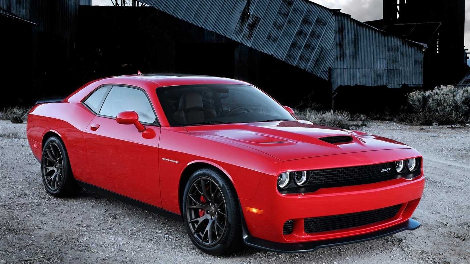 2015 Dodge Challenger SRT Hellcat, front 3/4