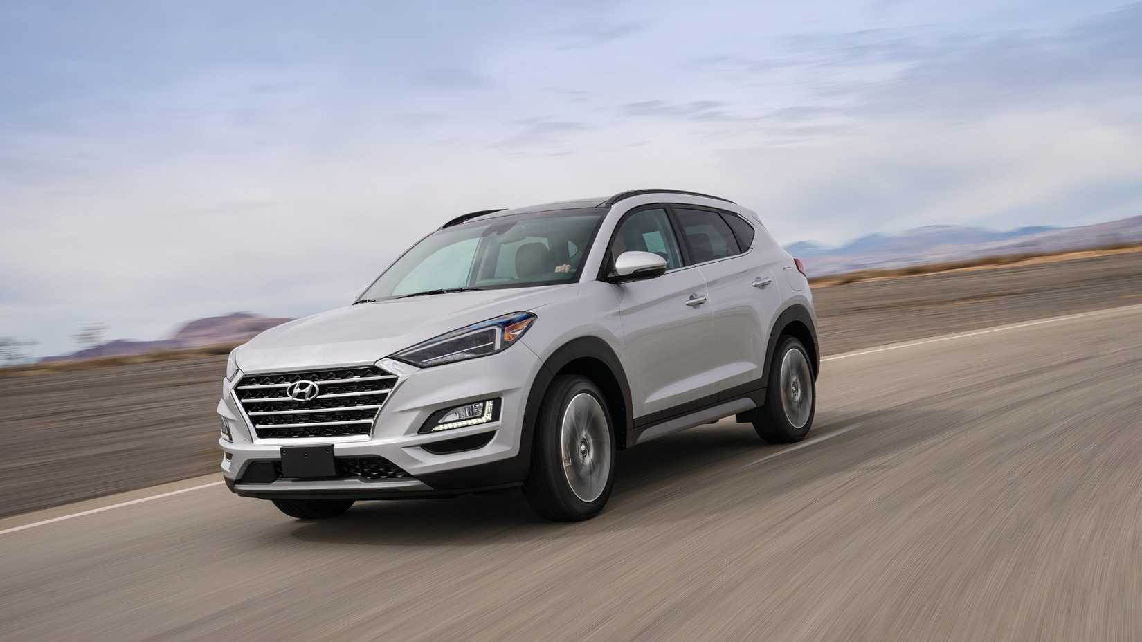 2020 Hyundai Tucson front driving