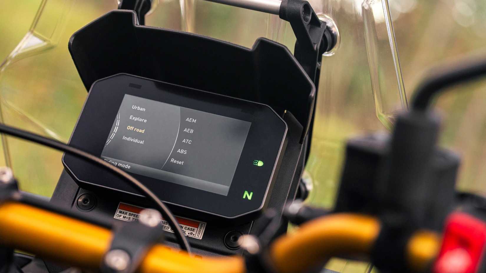 2025 Aprilia Tuareg TFT display close-up shot