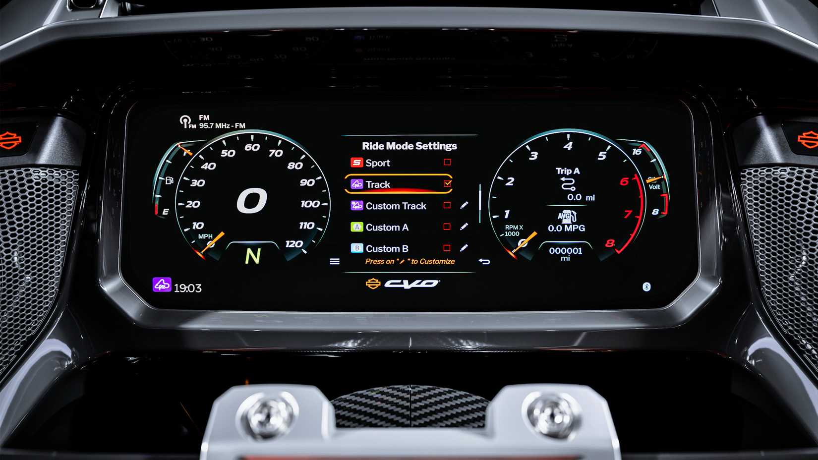  2025 Harley-Davidson CVO Road Glide RR instrument panel close-up detail