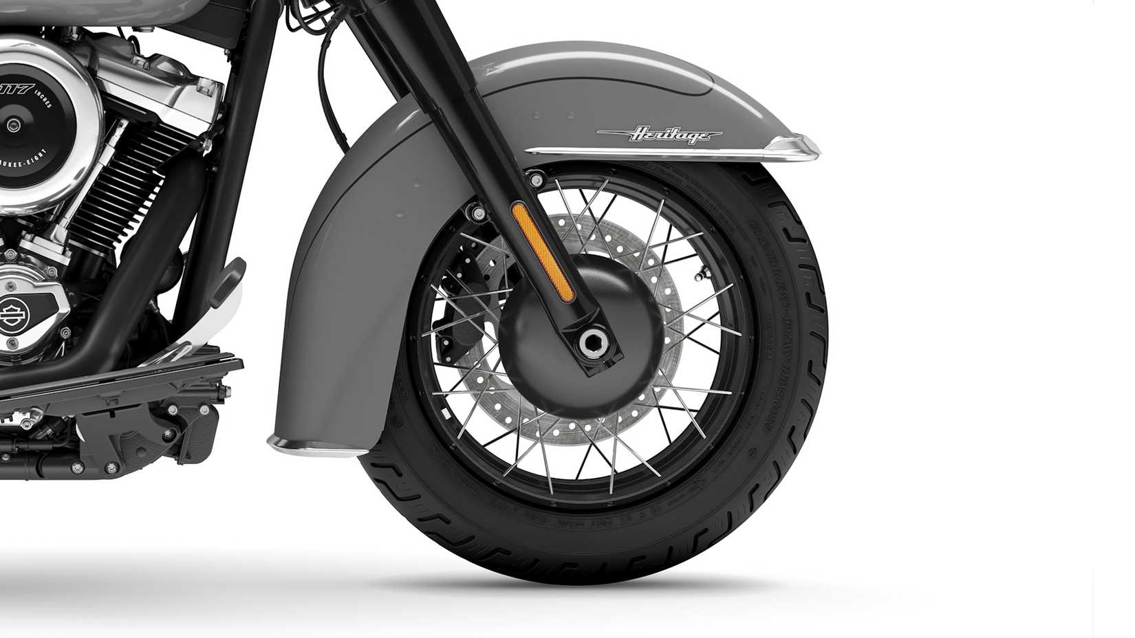 Detalhe em close da roda dianteira com raios opcionais da Harley-Davidson Heritage Classic 2025