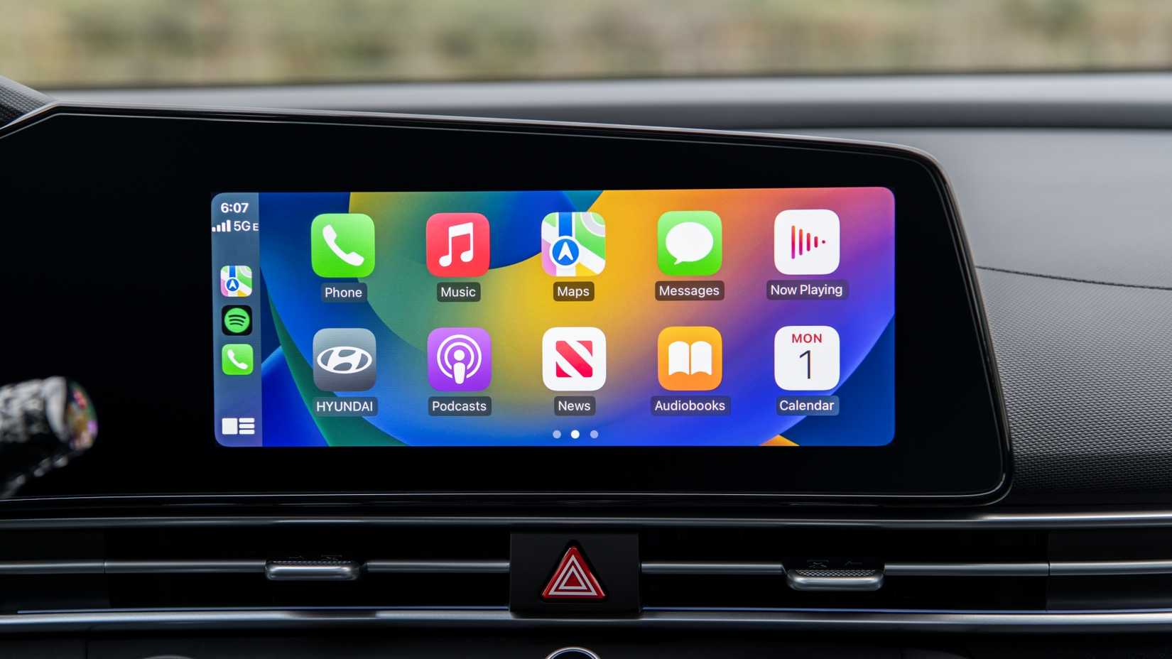 2025 Hyundai Elantra Hybrid 10.25-Inch Touchscreen