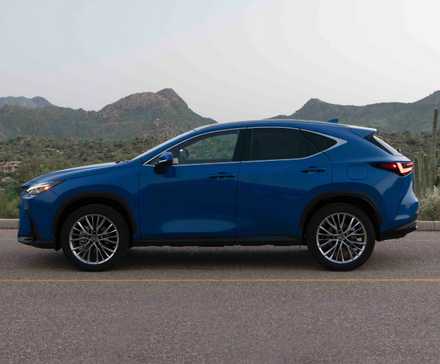 Foto do perfil lateral de um Lexus NX 350h 2025 azul