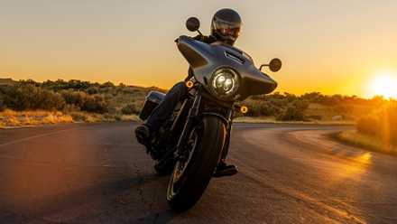 Vista frontal do painel frontal da ensacadora Honda Rebel 1100T 2025