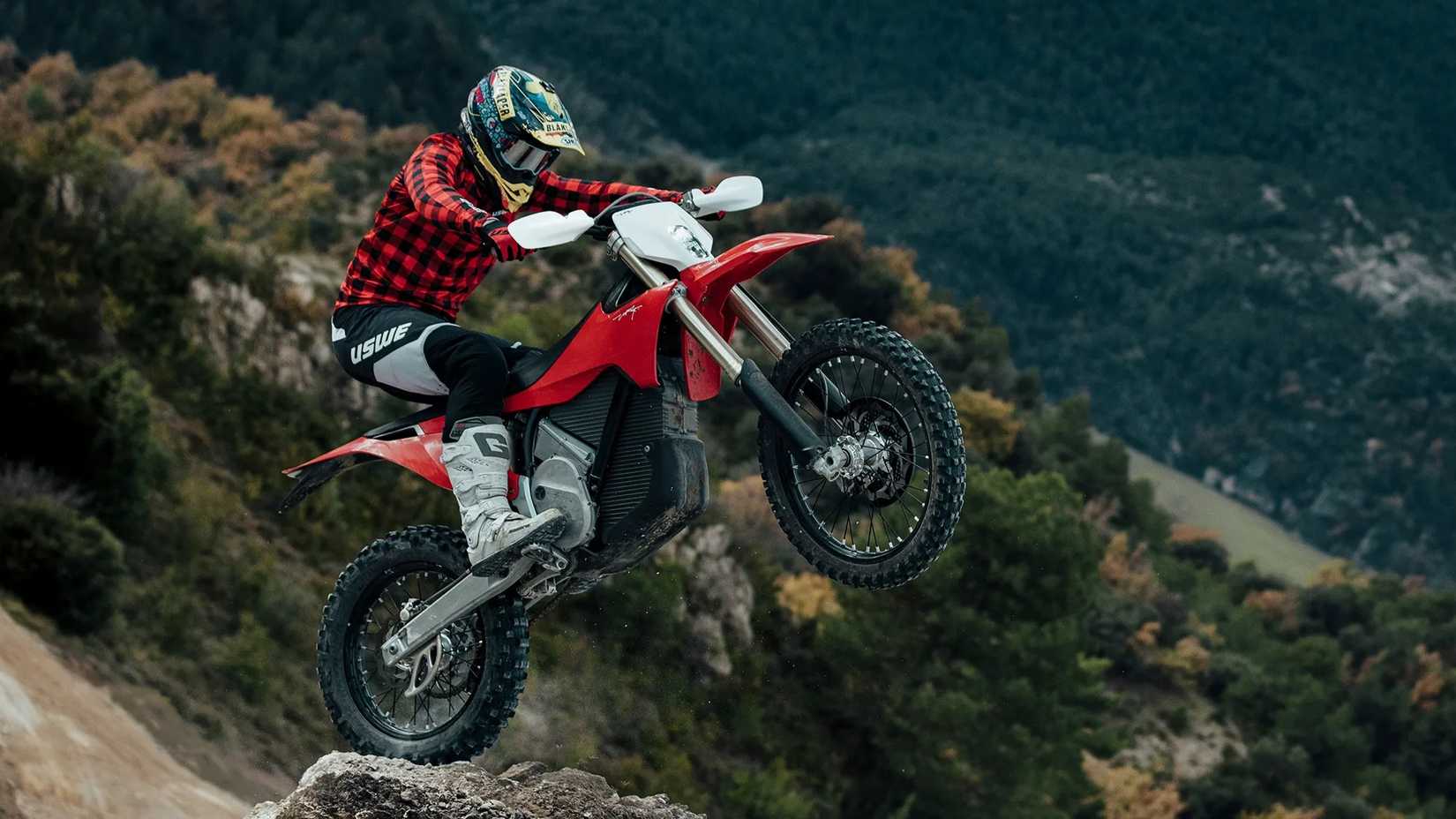 2025 Stark Varg EX Jump