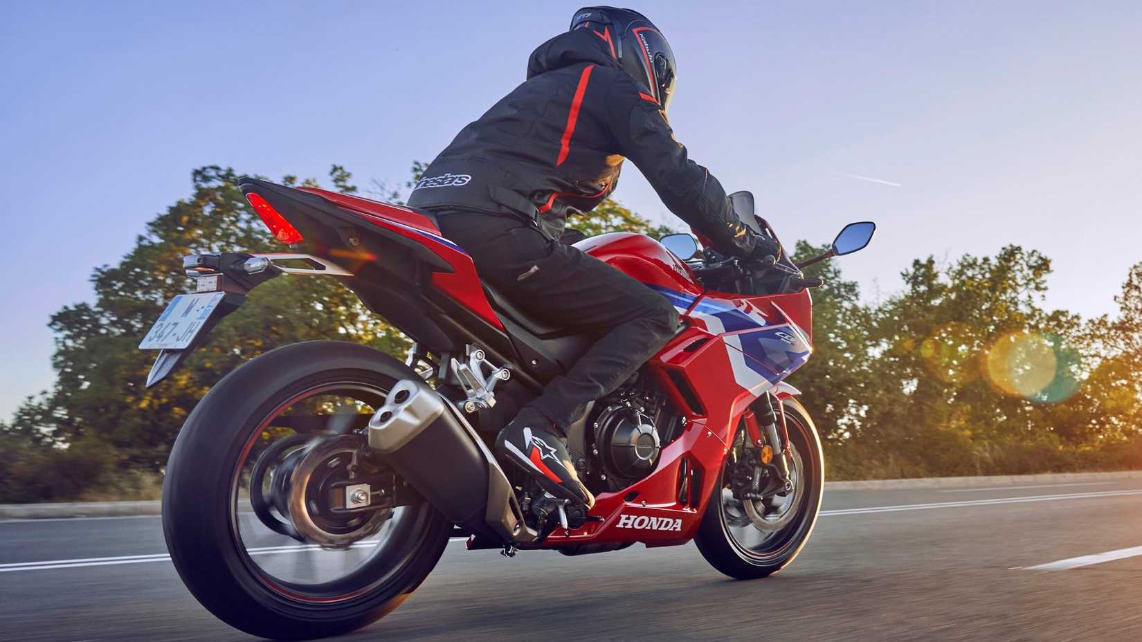 An action shot of the 2025 Honda CBR500R accelerating