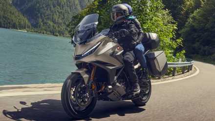 2025 Honda NT1100 DCT touring bike front third quarter hd wallpaper view