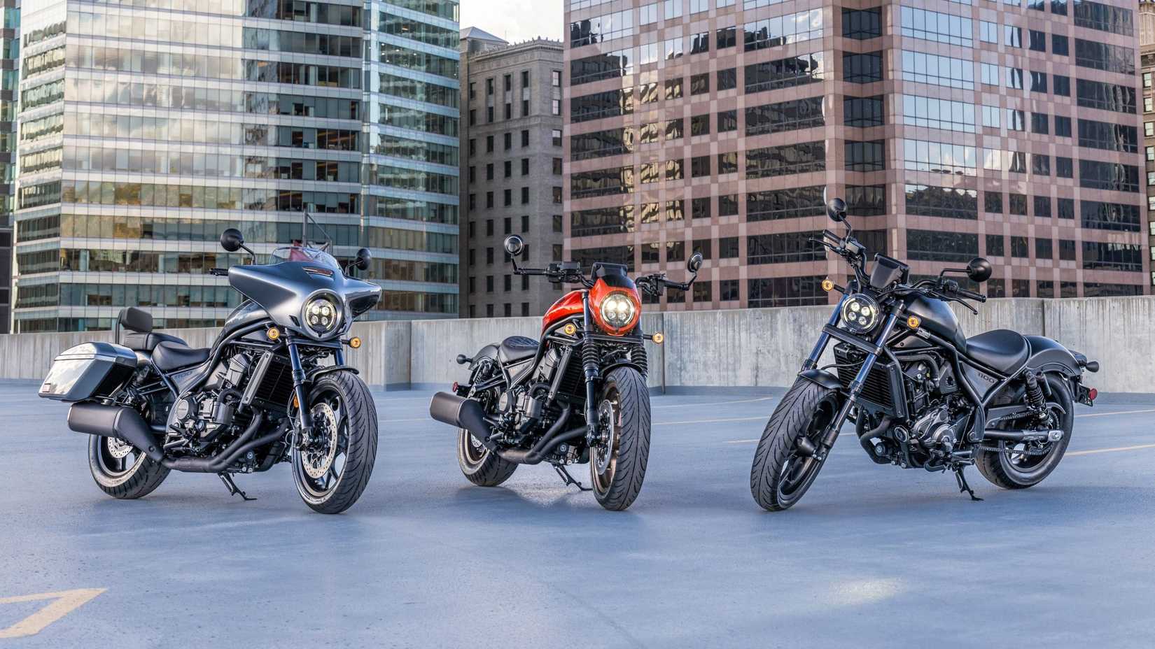 Três versões da Honda Rebel 1100 2025 lado a lado