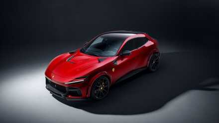 Ferrari Purosangue By Novitec Acima do Ângulo Frontal