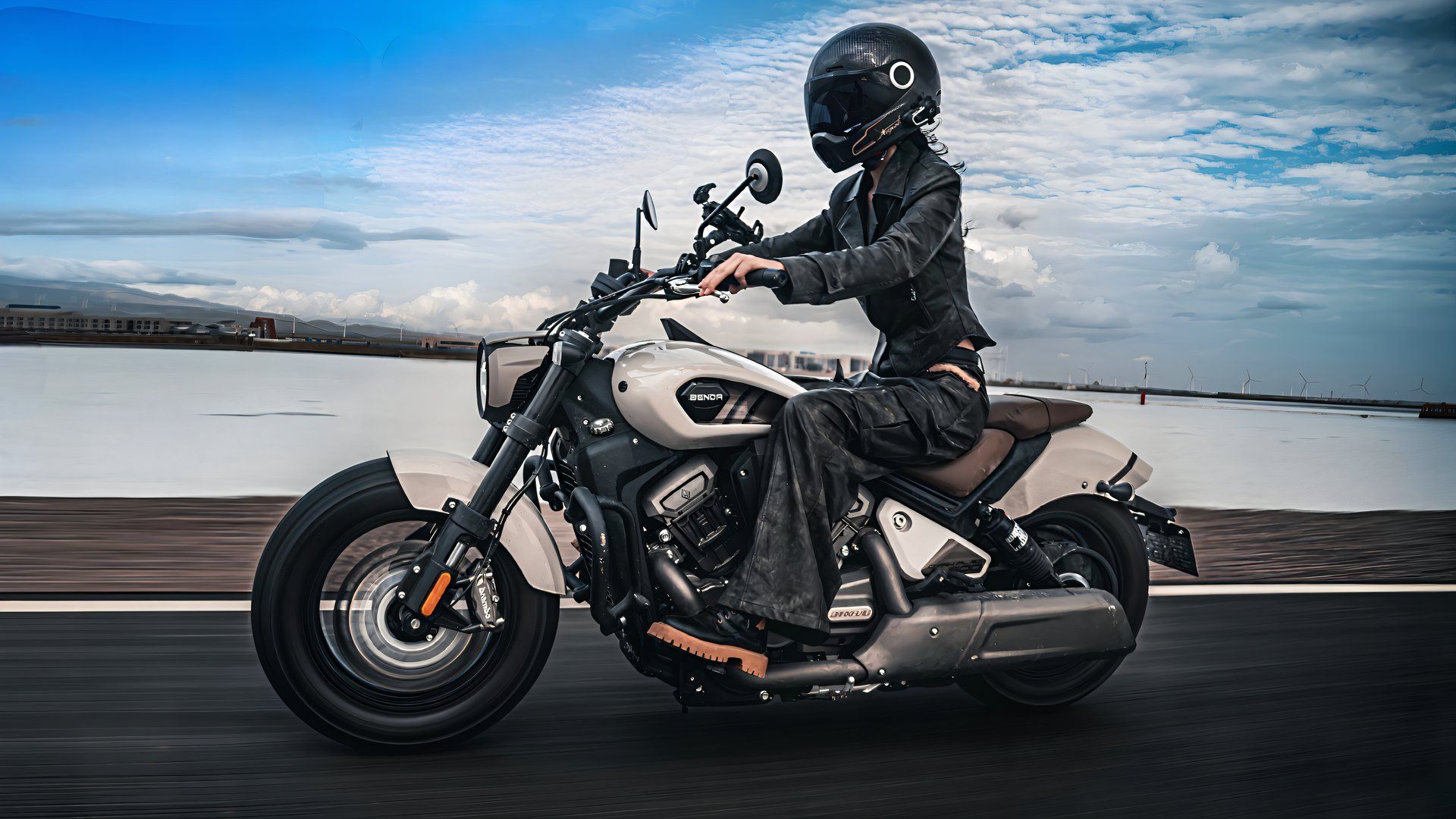 Benda Darkflag Commander 500 is a badass Chinese Cruiser bike