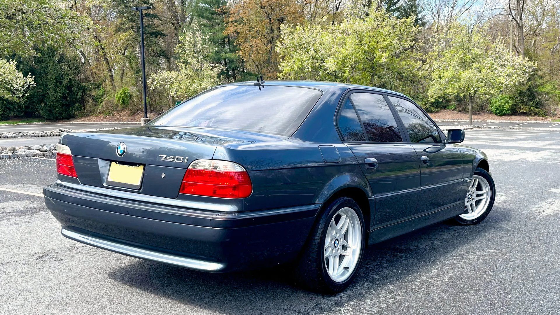The Last BMW 7 Series To Offer A Manual Transmission Is Now A Luxury ...