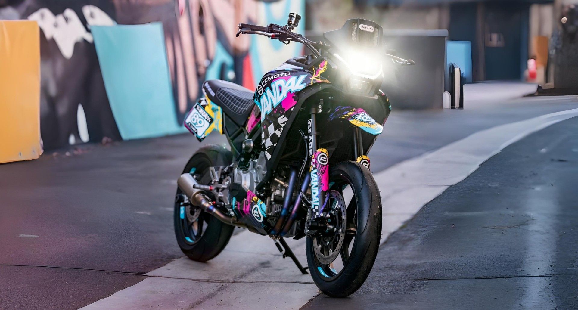 This Chinese Supermoto Has American Charm Sprinkled All Over It
