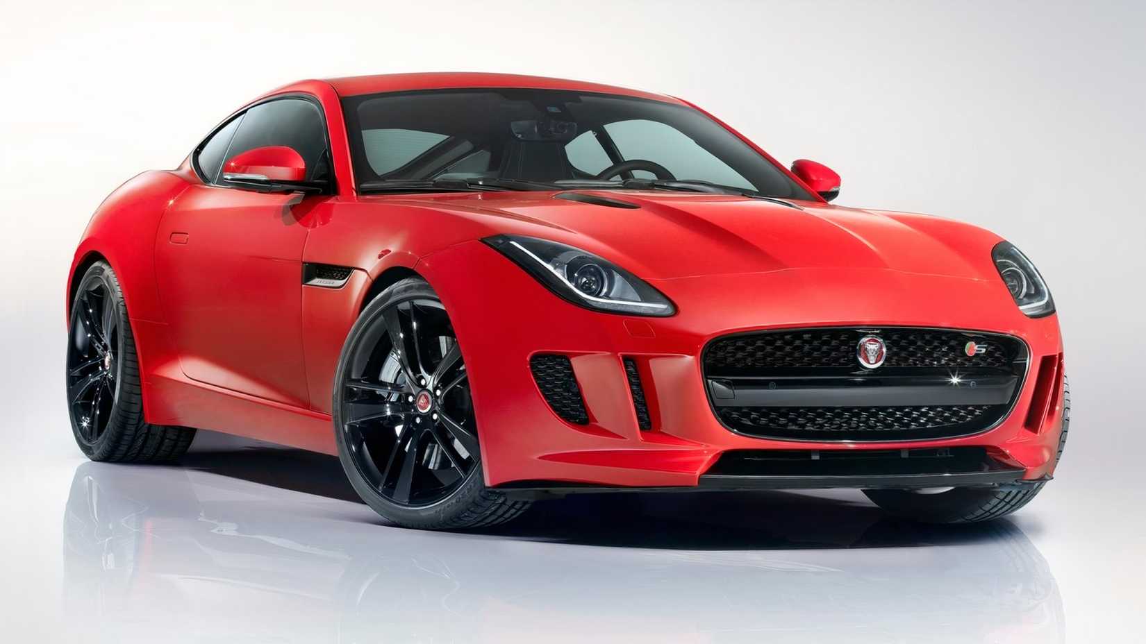 2015 Jaguar F-Type coupe, front 3/4