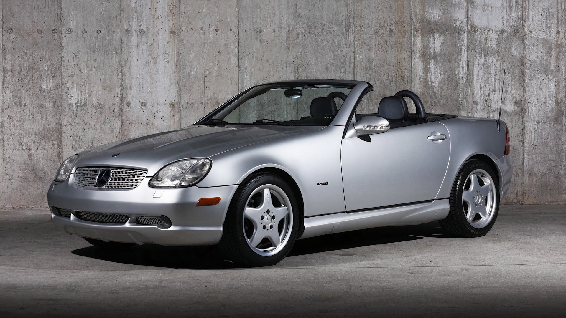 The Hardtop Convertible Experiment That Redefined Sports Car Design
