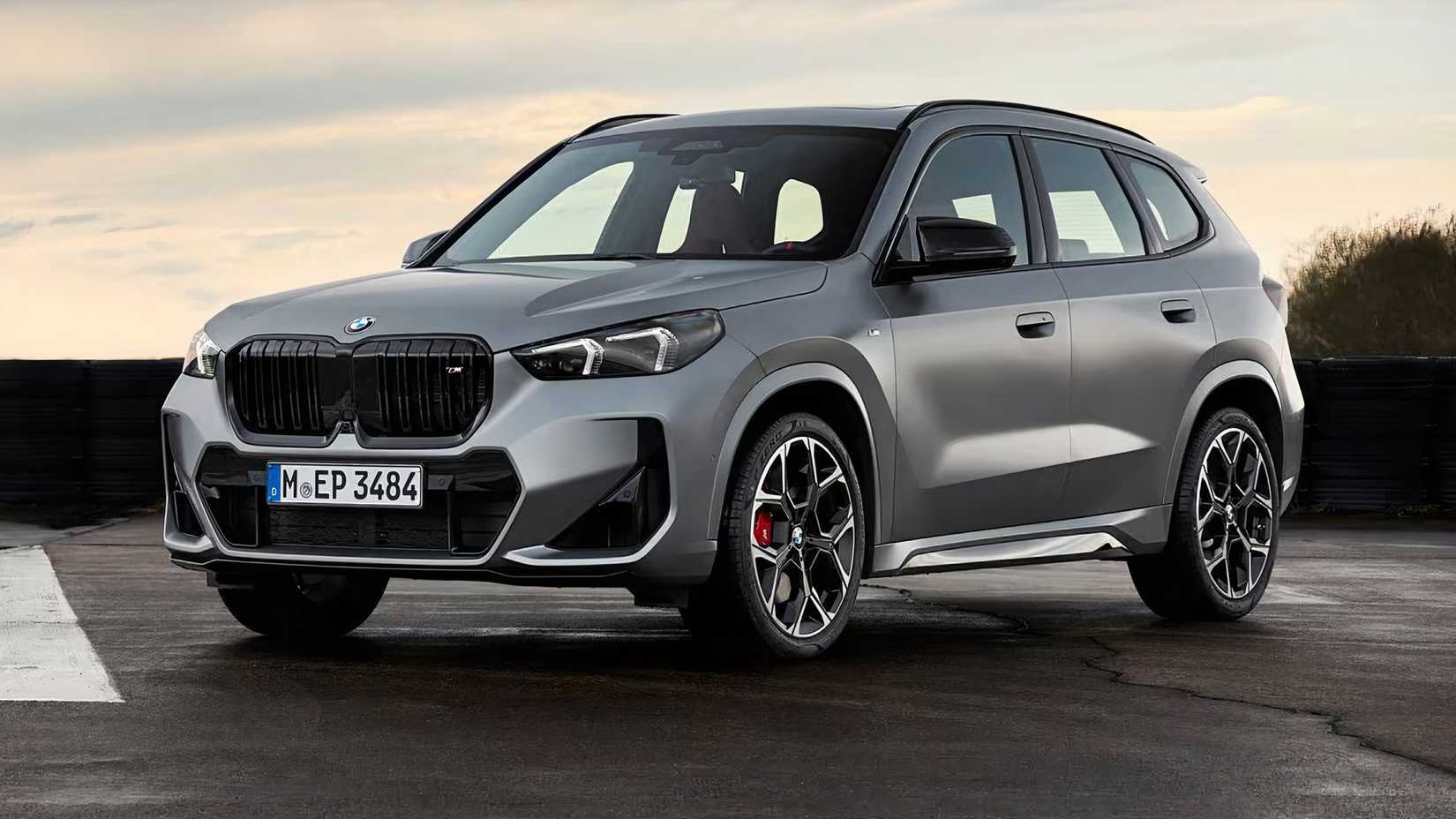 2025 BMW X1 M35i em prata estacionado