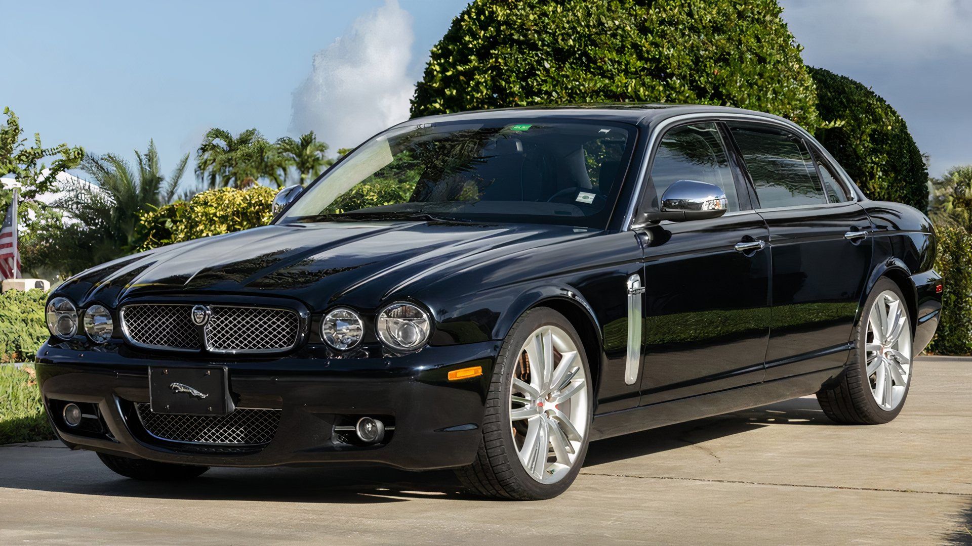 2009 Jaguar XJ Portfolio in black