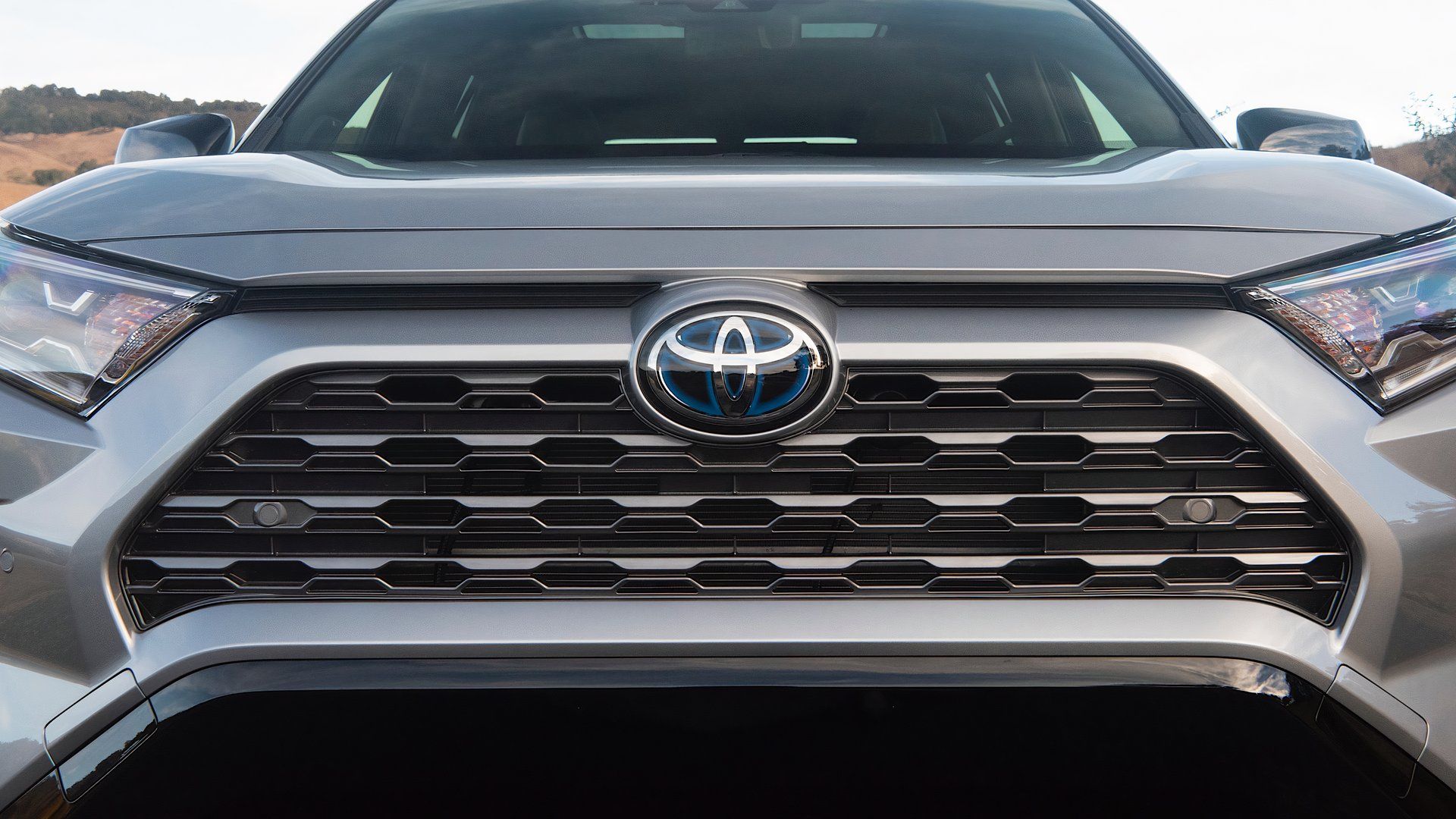 2020 Toyota RAV4 XSE Hybrid grille