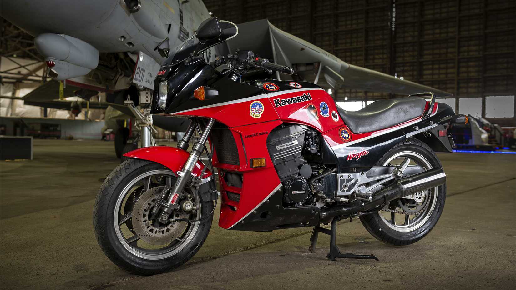 1985 Kawasaki GPZ900R Ninja front third quarter view