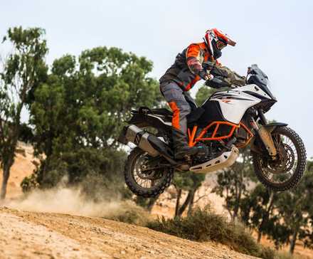 1090 AVENTURA R salto