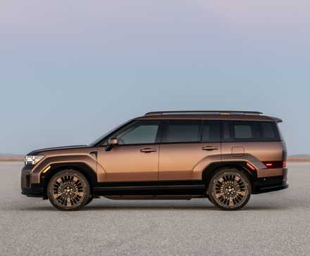 2025 Hyundai Santa Fe Hybrid Exterior Side Shot